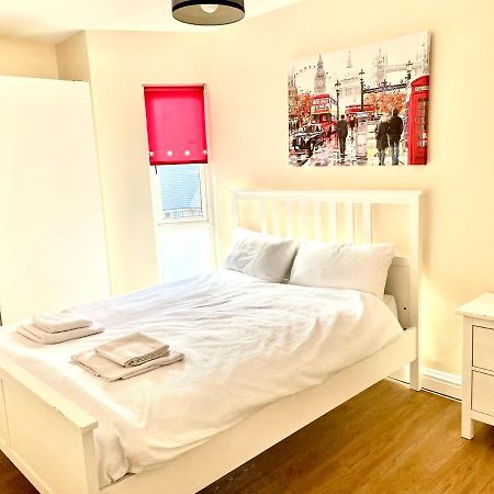 Holiday Flat In Central Slough Near To London Heathrow And Windsor With Free Car Park Zewnętrze zdjęcie