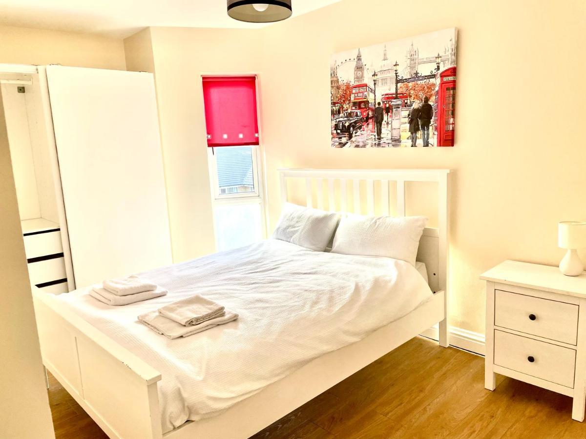 Holiday Flat In Central Slough Near To London Heathrow And Windsor With Free Car Park Zewnętrze zdjęcie