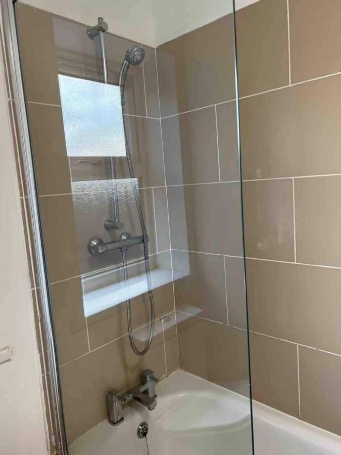 Holiday Flat In Central Slough Near To London Heathrow And Windsor With Free Car Park Zewnętrze zdjęcie
